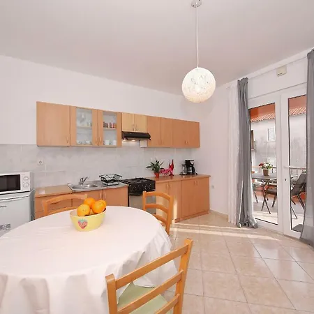 R&l Apartment