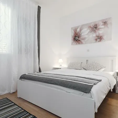 R&l Apartment Kozino
