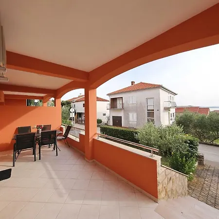 R&l Apartment